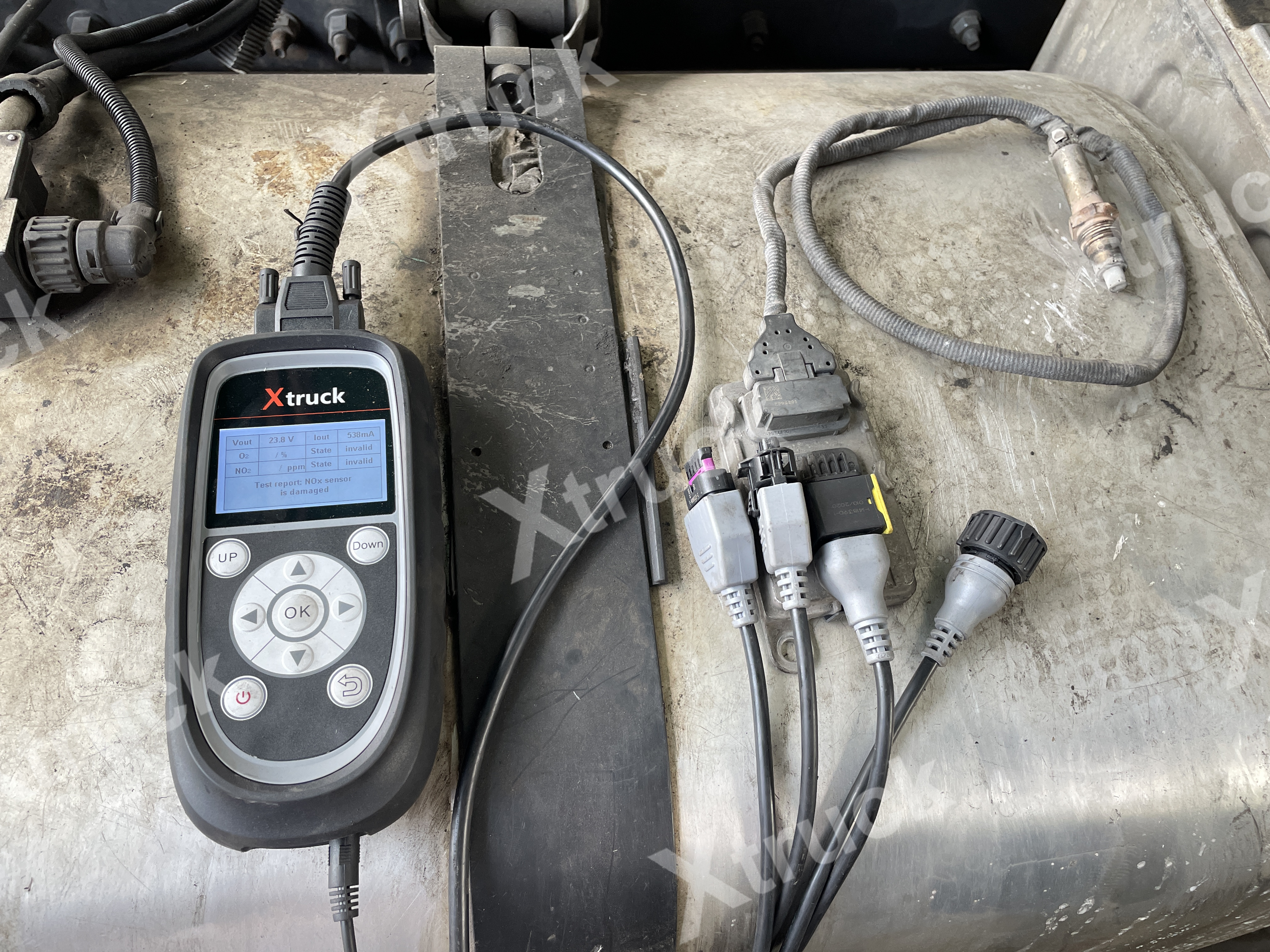 Xtruck Y005 CAN-BUS node search Urea SCR tester urea pump Nitrogen sensor Level sensor detector diagnosis tool